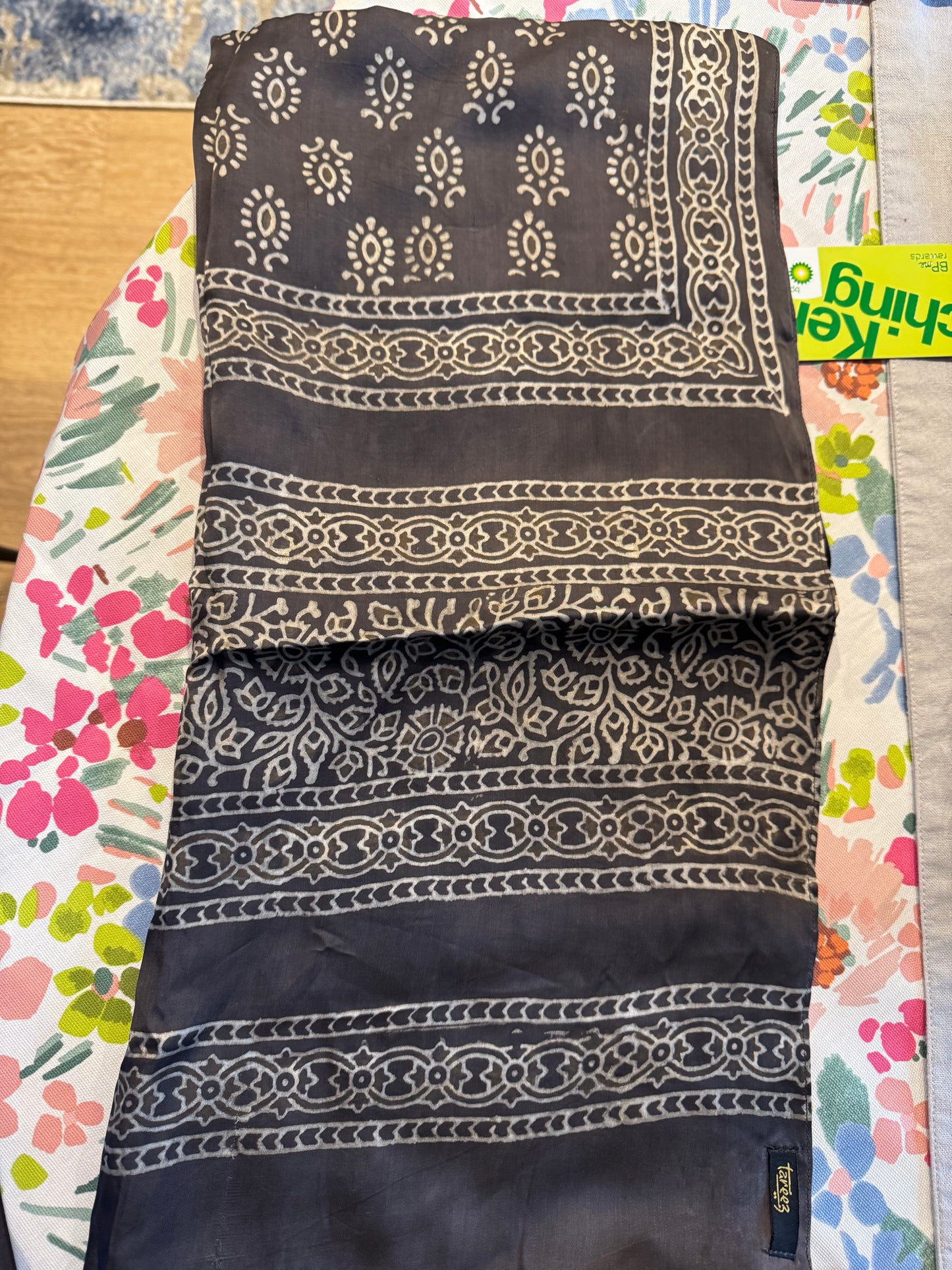Pure Silk Vegetable Dye Handcrafted Chunari Scarf – Black Heritage Print